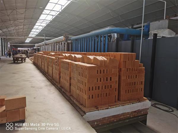 108.8×2.4米煤氣天然氣燒粘土磚高效高產節能隧道窯生產線（設計日產200噸，實際日產240噸，能耗45m3/噸產品）
